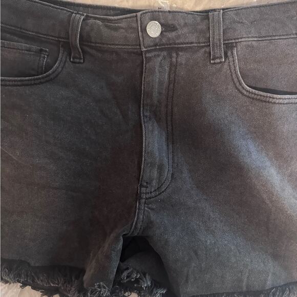 Hollisters Black Denim Women's Shorts - Picture 3 of 6